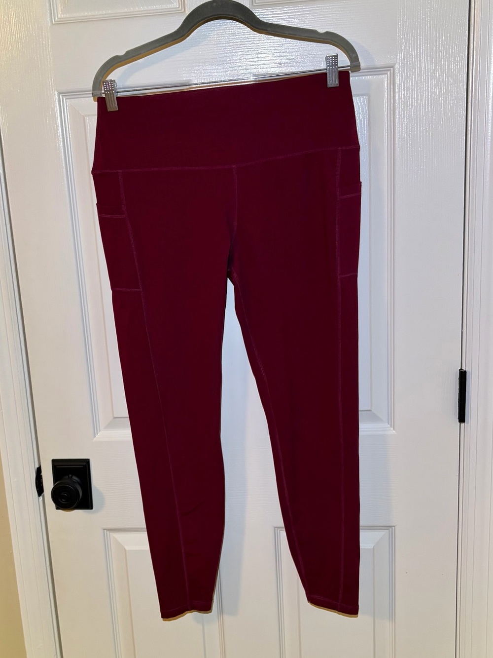 Women's High-Waist Thick Performance Leggings - Burgundy with Side Pockets